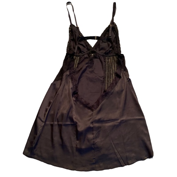 Black slip / slip dress with gorgeous lace detailing all over. L - Picture 2 of 9